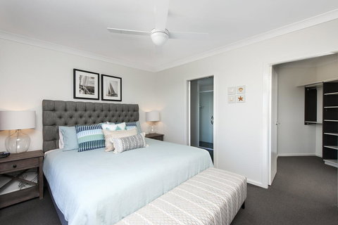 Mollymook Beachfront Penthouse 9 - Perths Hotel 11