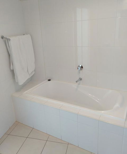 Wallaroo Marina Executive Apartments - Perths Hotel 10