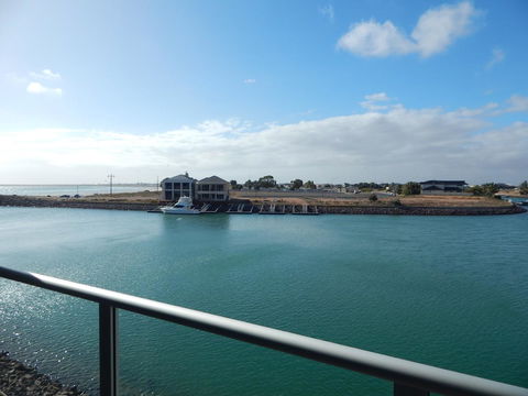 Wallaroo Marina Executive Apartments - Perths Hotel 18