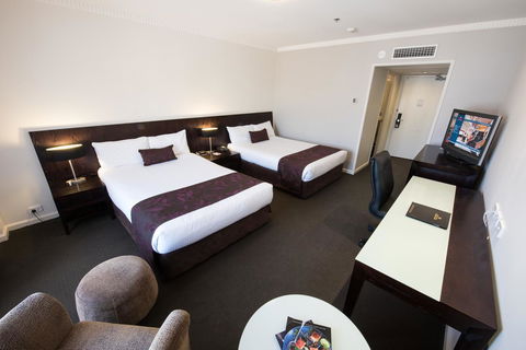 Hotel Grand Chancellor Adelaide - Perths Hotel 1