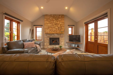 Lucy's Cottage - Perths Hotel 0