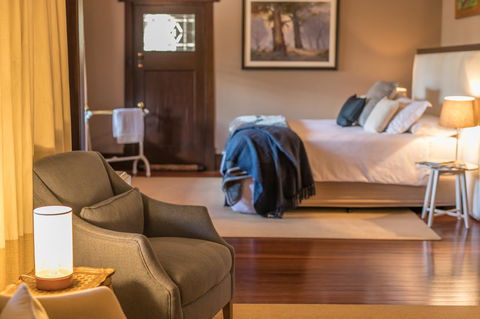 The Tudor House - Perths Hotel 1