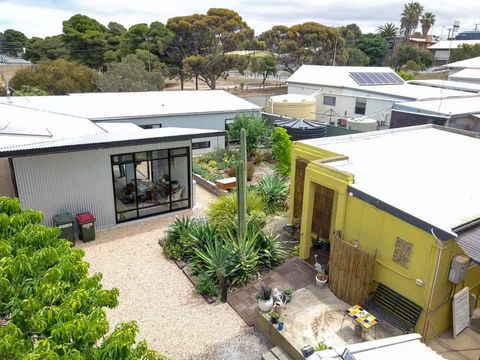 Sinclair Eco House - Perths Hotel 15