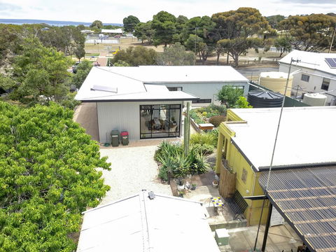 Sinclair Eco House - Perths Hotel 5