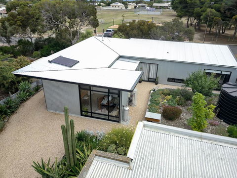Sinclair Eco House - Perths Hotel 6