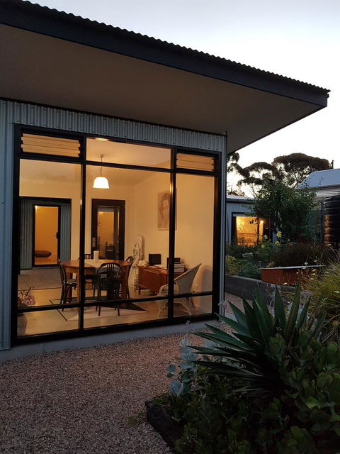 Sinclair Eco House - Perths Hotel 14