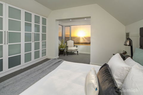 The Beach House @ Grange - Perths Hotel 5
