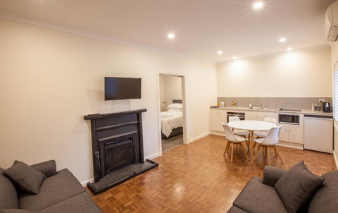 The Mill Apartments Clare Valley - Perths Hotel 4