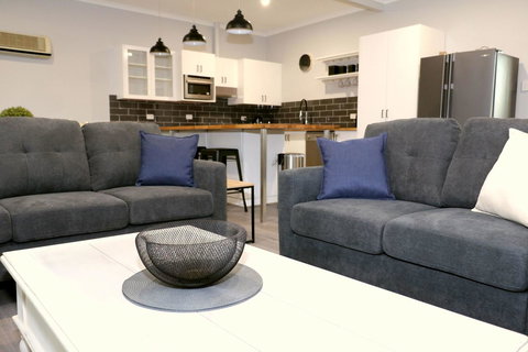 The Purple Door On Seaview - Perths Hotel 8