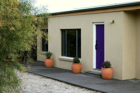 The Purple Door On Seaview - Perths Hotel 1