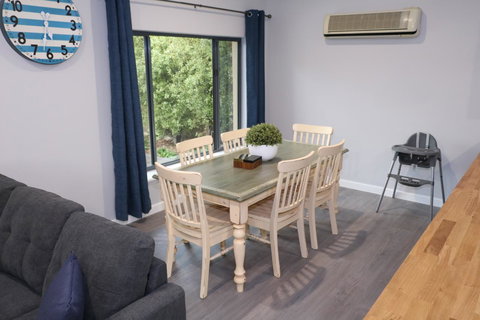 The Purple Door On Seaview - Perths Hotel 5