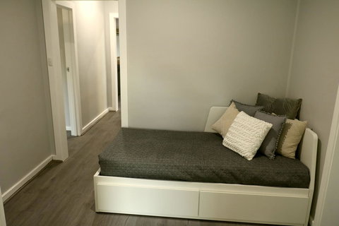 The Purple Door On Seaview - Perths Hotel 9