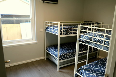 The Purple Door On Seaview - Perths Hotel 14