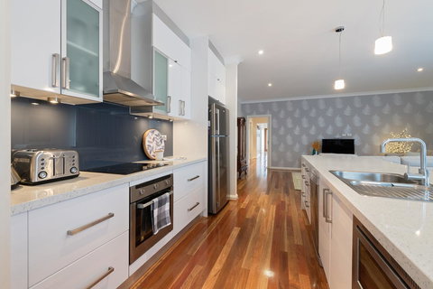 Boutique Getaway On Wright - Perths Hotel 2