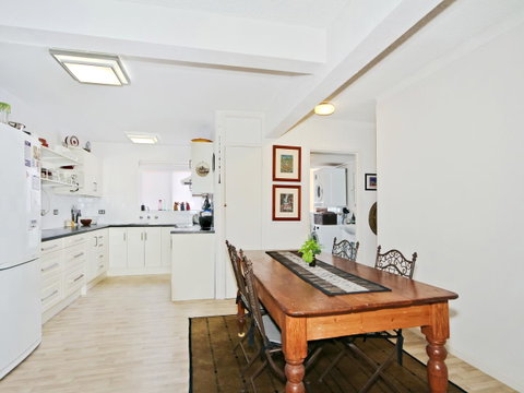 Monaco Court Apartment Adelaide - Perths Hotel 3