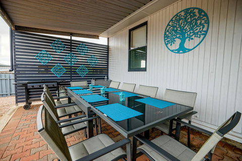 Breakaway Moonta Bay - Perths Hotel 9