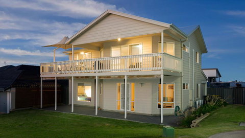 Rocks Beach House Victor Harbor - Perths Hotel 4