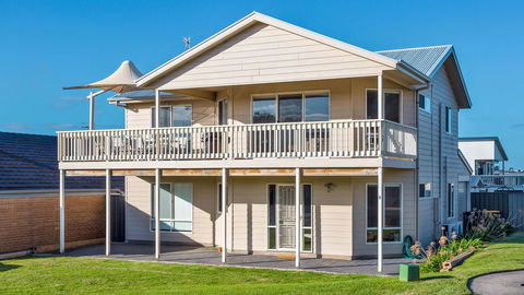 Rocks Beach House Victor Harbor - Perths Hotel 1