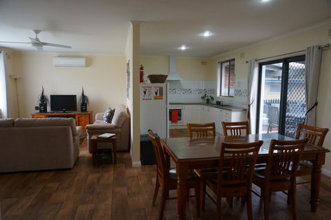 Kohinoor Getaway - Perths Hotel 1