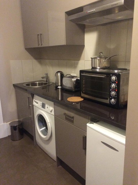 Penzance Cottage Glenelg - Perths Hotel 3