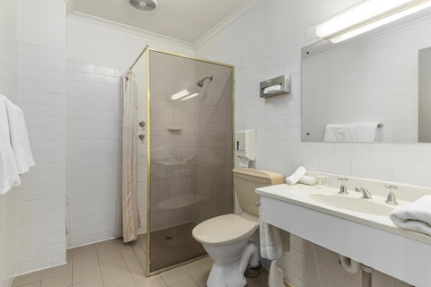 Adelaide Paringa - Perths Hotel 16