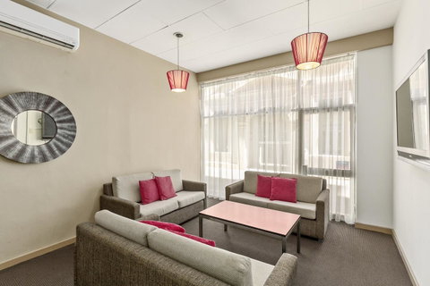 Adelaide Paringa - Perths Hotel 17