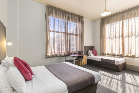 Adelaide Paringa - Perths Hotel 5
