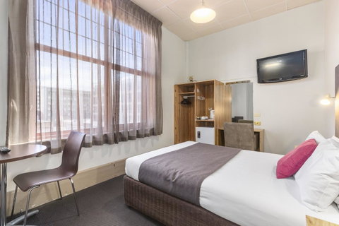 Adelaide Paringa - Perths Hotel 3