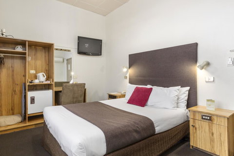 Adelaide Paringa - Perths Hotel 4