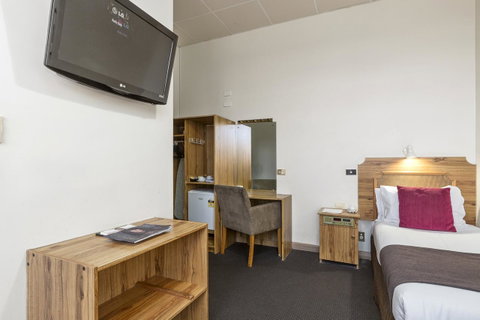 Adelaide Paringa - Perths Hotel 7
