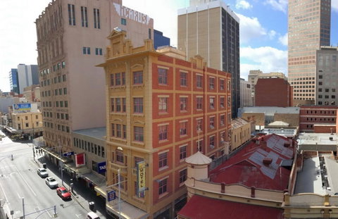 Adelaide Paringa - Perths Hotel 1