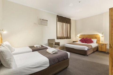 Adelaide Paringa - Perths Hotel 6