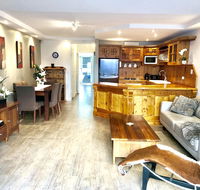 Superb Townhouse in North Adelaide - Perths Hotel