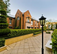 Majestic Old Lion Apartments - Perths Hotel