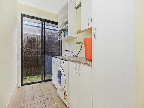 Lakeside - Encounter Bay - Perths Hotel 15