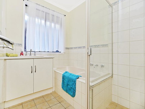 Lakeside - Encounter Bay - Perths Hotel 13