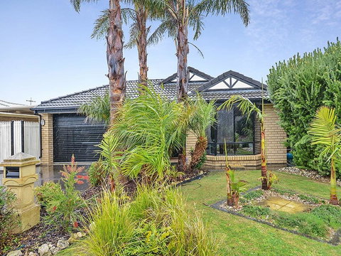 Lakeside - Encounter Bay - Perths Hotel 1