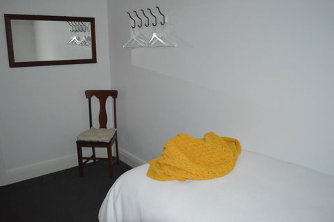 Two Cow Cottage Bed & Breakfast - Perths Hotel 16