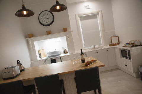 Two Cow Cottage Bed & Breakfast - Perths Hotel 33