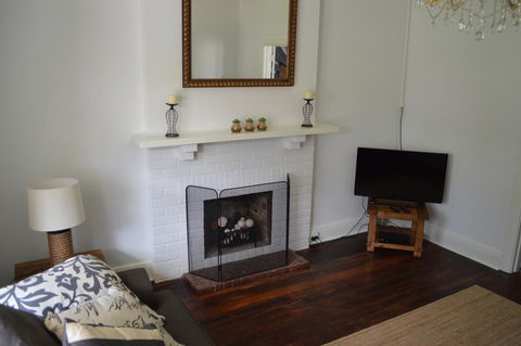 Two Cow Cottage Bed & Breakfast - Perths Hotel 11