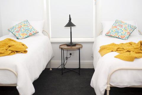 Two Cow Cottage Bed & Breakfast - Perths Hotel 29