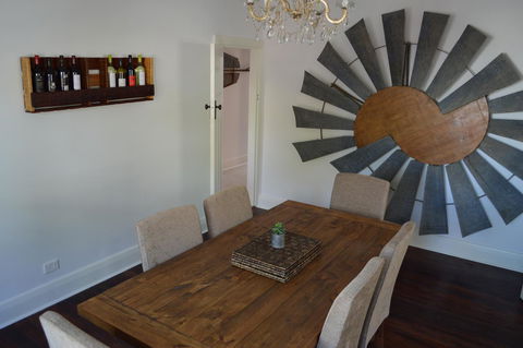 Two Cow Cottage Bed & Breakfast - Perths Hotel 25