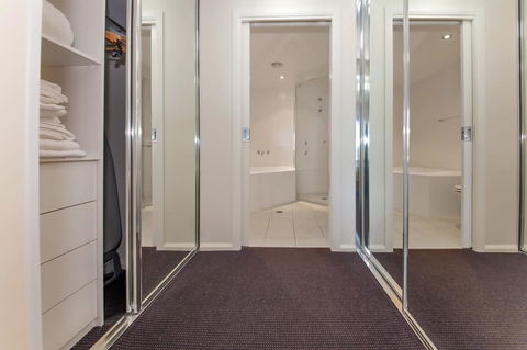 Pacific Blue 278-265 Sandy Pt Rd- Dual Key Access, Wifi, Linen And Air Conditioning - Perths Hotel 13