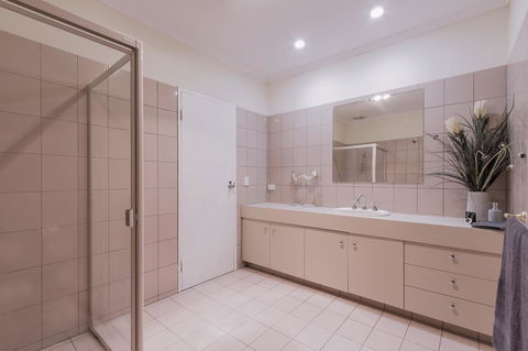 Adelaide Style Accommodation-Close To City-North Adelaide-3 Bdrm- FREE Parking - Perths Hotel 31
