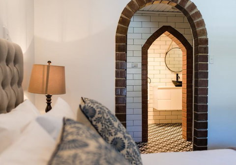 The Manor Basket Range - Perths Hotel 3