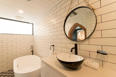 The Manor Basket Range - Perths Hotel 2