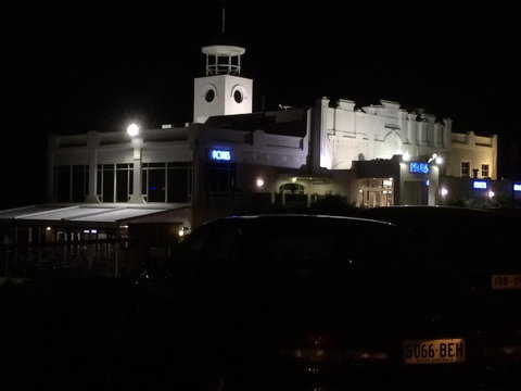Adelaide - Semaphore Beach Front - Perths Hotel 32