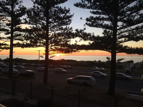 Adelaide - Semaphore Beach Front - Perths Hotel 7