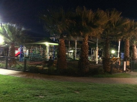 Adelaide - Semaphore Beach Front - Perths Hotel 28