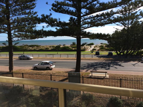 Adelaide - Semaphore Beach Front - Perths Hotel 23